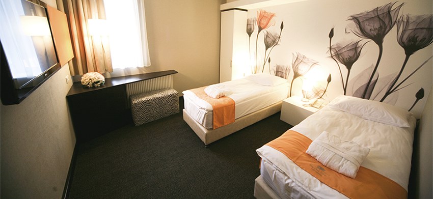 Hомер Модерн Твін